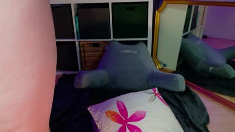 jennasxy19 online show from June 9, 2026, 1:12 pm