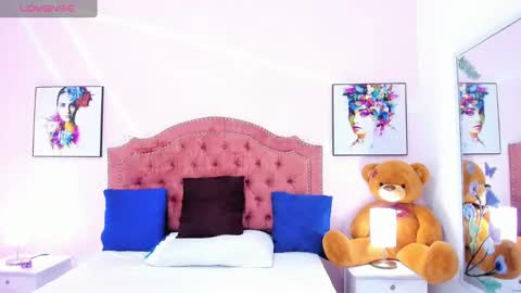 Snapshot of jenna_windsor chatting on January 25, 2025, 6:24 pm Jenna online show from January 25, 2025, 6:24 pm