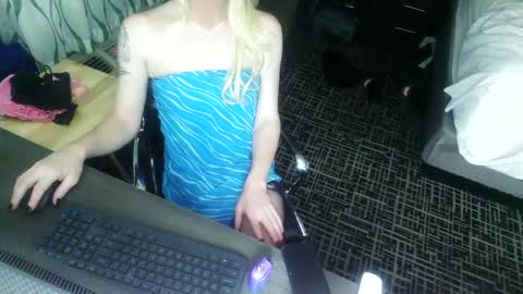 Jenna Cross online show from December 20, 2024, 3:47 am