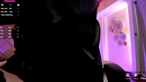 Jenna Olson  online show from March 4, 2025, 9:43 pm