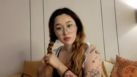JENNA online show from May 4, 2026, 4:19 am