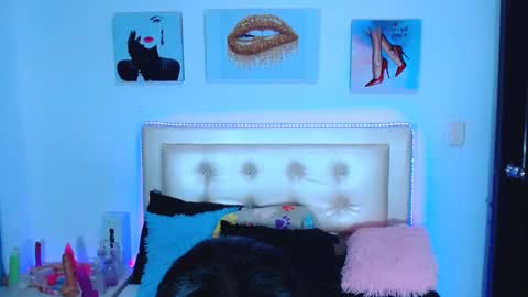 jenn online show from January 5, 2025, 6:24 am