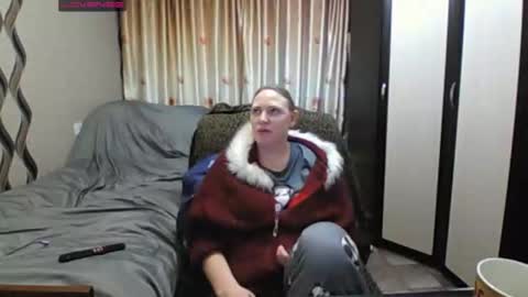 JenniDeep online show from March 2, 2026, 5:42 pm