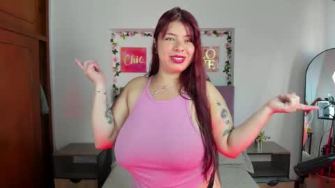 Snapshot of jennie_boobs_ chatting on September 25, 2025, 8:23 pm Jennie online show from September 25, 2025, 8:23 pm