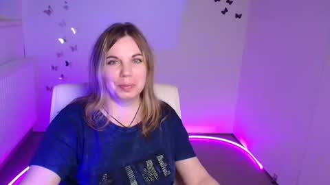 Snapshot of jennifer_moree chatting on October 8, 2025, 7:00 pm Jennifer online show from October 8, 2025, 7:00 pm