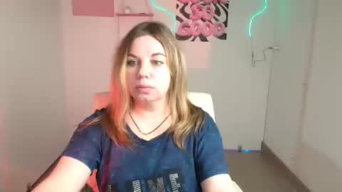 Snapshot of jennifer_moree chatting on October 15, 2025, 6:35 am Jennifer online show from October 15, 2025, 6:35 am