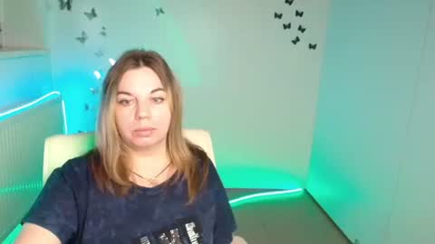 Snapshot of jennifer_moree chatting on October 17, 2025, 6:16 am Jennifer online show from October 17, 2025, 6:16 am