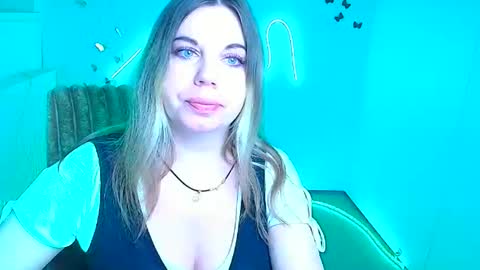 Snapshot of jennifer_moree chatting on February 24, 2026, 6:44 am Jennifer online show from February 24, 2026, 6:44 am