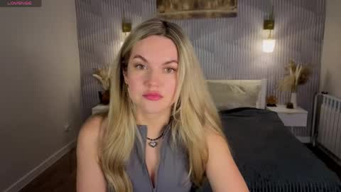 Jennifer Perezz online show from May 18, 2026, 4:57 pm