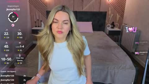 Jennifer Perezz online show from May 28, 2026, 5:21 pm