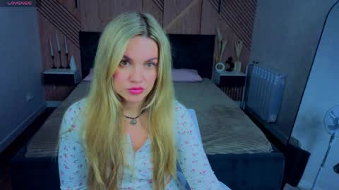 Jennifer Perezz online show from June 1, 2026, 5:03 pm