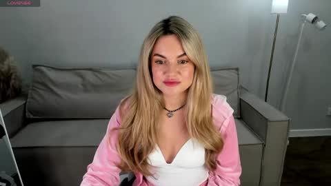 Jennifer Perezz online show from June 2, 2026, 5:15 pm