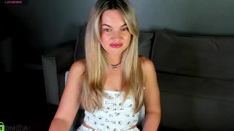 Jennifer Perezz online show from June 22, 2026, 5:10 pm