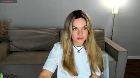 Jennifer Perezz online show from July 22, 2026, 5:05 pm