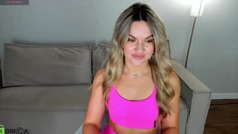 Jennifer Perezz online show from July 28, 2026, 6:20 pm