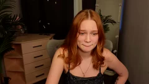 Snapshot of jennifer_shy_ chatting on February 27, 2026, 1:33 pm Jennifer online show from February 27, 2026, 1:33 pm