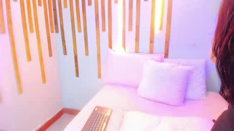 Jennifer vega  online show from September 15, 2025, 9:15 pm