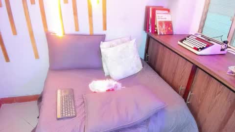 Jennifer vega  online show from September 24, 2025, 12:47 am