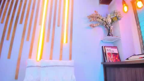 Jennifer vega  online show from November 6, 2025, 12:44 am