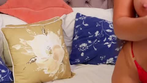 JenniferLovveX online show from May 1, 2026, 4:28 am