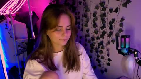 Jenni online show from April 1, 2026, 12:17 pm