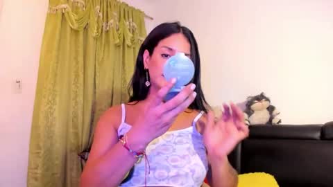 jenniifer_t online show from May 21, 2026, 3:57 am