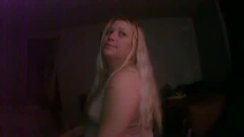 Snapshot of jennikay0143 chatting on May 7, 2026, 10:20 am jen online show from May 7, 2026, 10:20 am