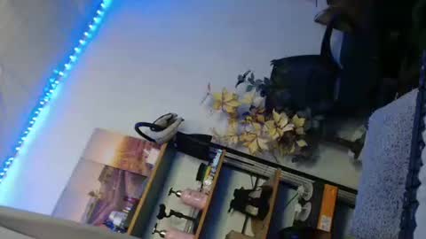 PRETTY JENNY online show from May 2, 2026, 5:34 am