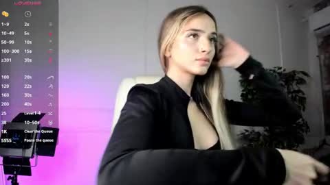 jenny_harringtons online show from July 21, 2026, 7:00 am
