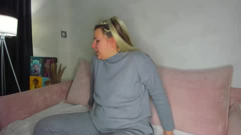 Jenny online show from February 24, 2026, 1:25 am