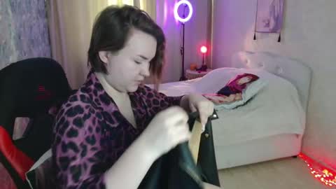 Jenny online show from April 8, 2026, 3:17 am