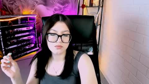 Snapshot of jennygibson chatting on May 28, 2026, 6:00 am JENNY online show from May 28, 2026, 6:00 am