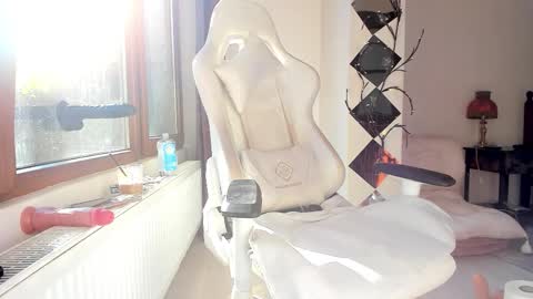 Snapshot of jennywildd chatting on October 9, 2025, 7:50 am infamous blondiechloe. Jennyjennywildd online show from October 9, 2025, 7:50 am