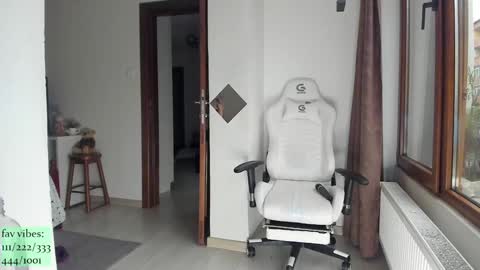 infamous blondiechloe.             Jennyjennywildd online show from March 30, 2026, 5:41 am