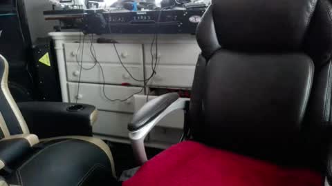 jeremiah0827 online show from December 2, 2025, 7:42 pm