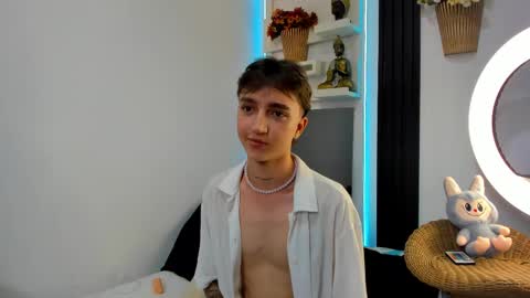 Snapshot of jeremy_salvatore_ chatting on November 18, 2025, 1:59 pm jero independent model online show from November 18, 2025, 1:59 pm