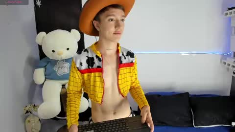 Snapshot of jeremy_salvatore_ chatting on May 15, 2026, 6:59 pm jero independent model online show from May 15, 2026, 6:59 pm