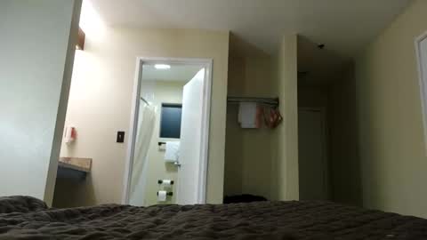 SkynStarlight online show from February 20, 2026, 6:19 am