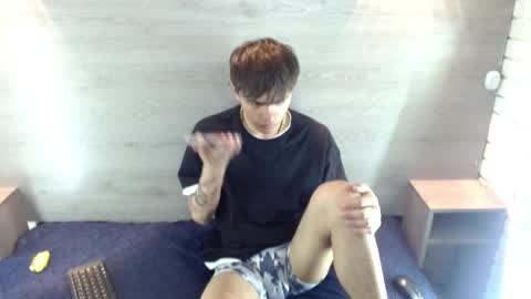 Jerom xx online show from October 15, 2025, 8:42 pm