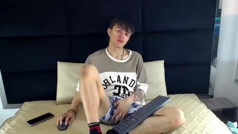 Jerom xx online show from October 29, 2025, 7:04 pm