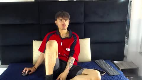 Jerom xx online show from November 3, 2025, 7:48 pm