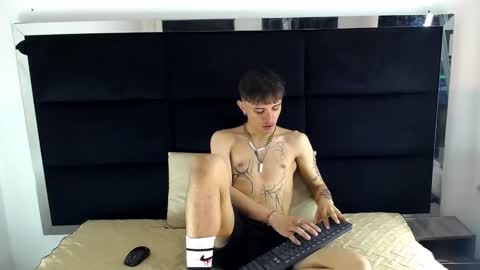 Jerom xx online show from November 5, 2025, 7:36 pm