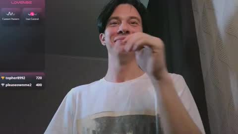 Snapshot of jerrybomb_ chatting on January 27, 2025, 8:17 pm Jerrybomb online show from January 27, 2025, 8:17 pm