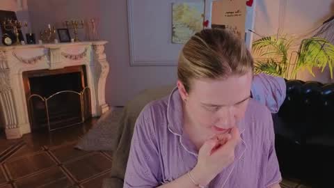 jes_solar online show from April 5, 2026, 9:01 pm