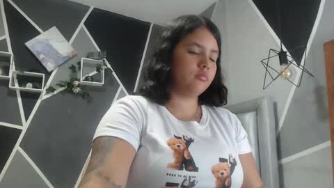 jess_beaut online show from February 14, 2025, 9:21 pm