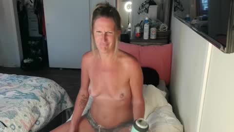 Snapshot of jess_dutton chatting on February 27, 2025, 9:58 pm Jessica online show from February 27, 2025, 9:58 pm