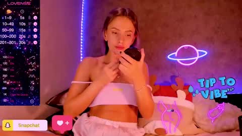 Snapshot of jess_kahawaty chatting on January 15, 2025, 12:25 pm Jess online show from January 15, 2025, 12:25 pm