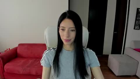 jess_rosse online show from May 27, 2026, 4:37 pm