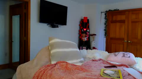 Snapshot of jessabelle_diamond chatting on February 25, 2025, 6:09 pm Jessabelle Diamond online show from February 25, 2025, 6:09 pm