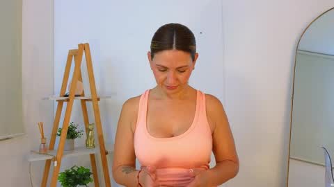 bella  adams online show from May 21, 2026, 1:18 pm